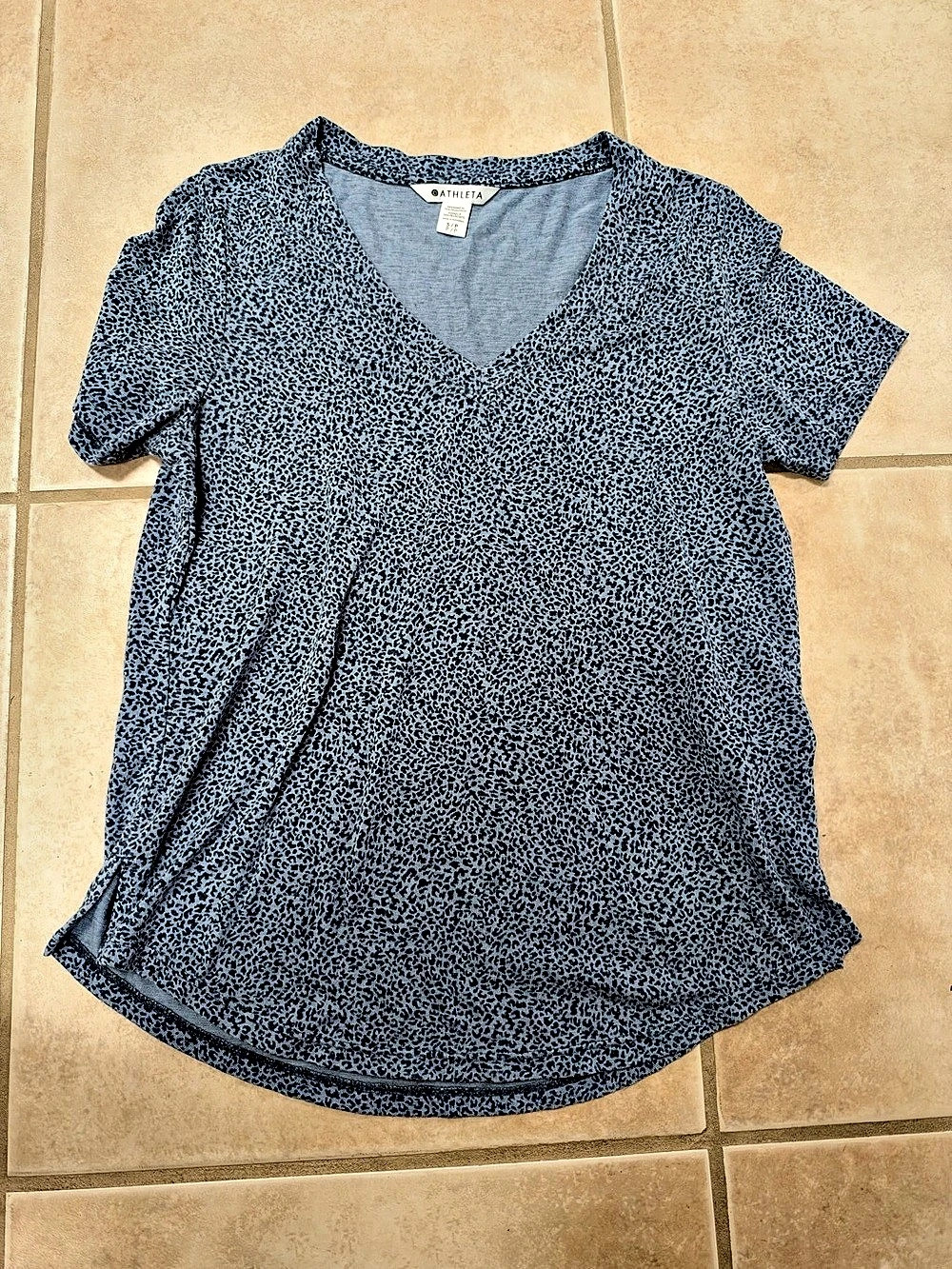 Athleta Breezy Scoop V-Neck Tee Animal Print